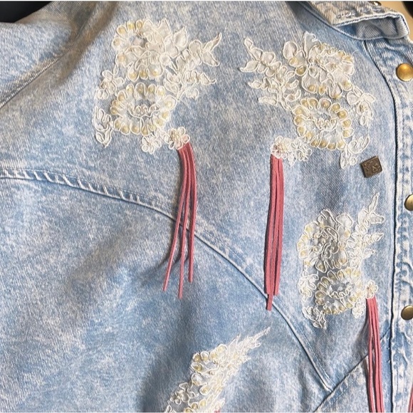 Vintage Annabella fridge Denim Jacket fits up to a Large - Picture 3 of 3